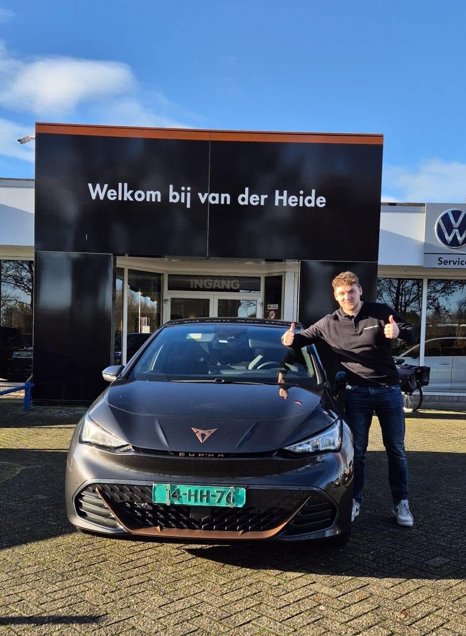 Floris met de eerste elektrische BM-mobiel